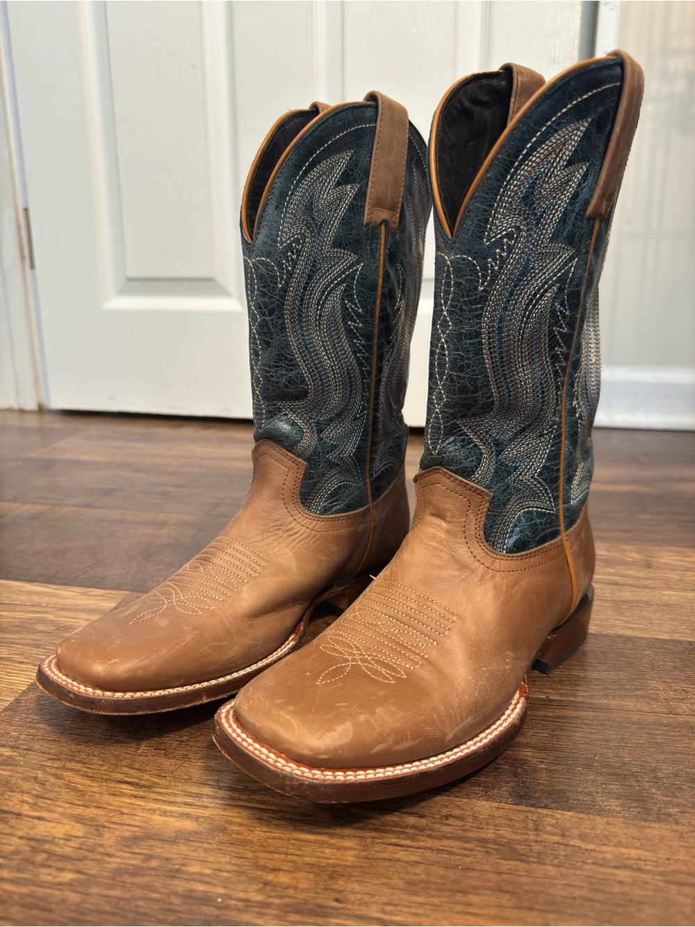 Women’s Cowboy Boots - Brown Leather with Blue